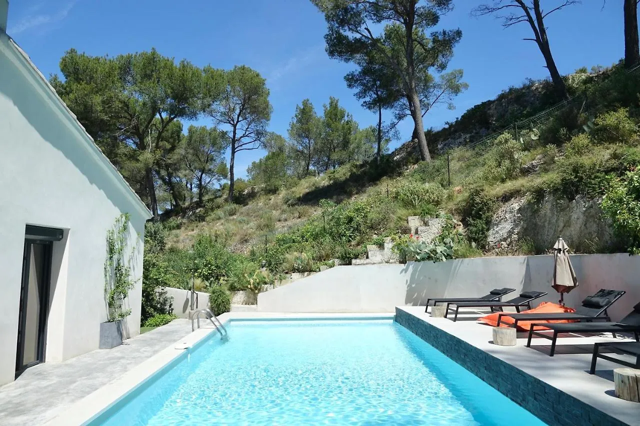 Bed and Breakfast Arty Provence, Piscine Chauffee Сент-Этьен-дю-Грес